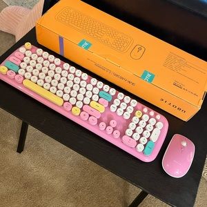 Ubotie Wireless Keyboard and Mouse Set